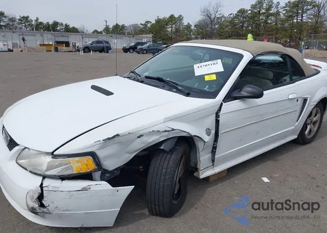 1999 Ford Mustang z USA, uszkodzony, nr VIN 1FAFP4448XF204939